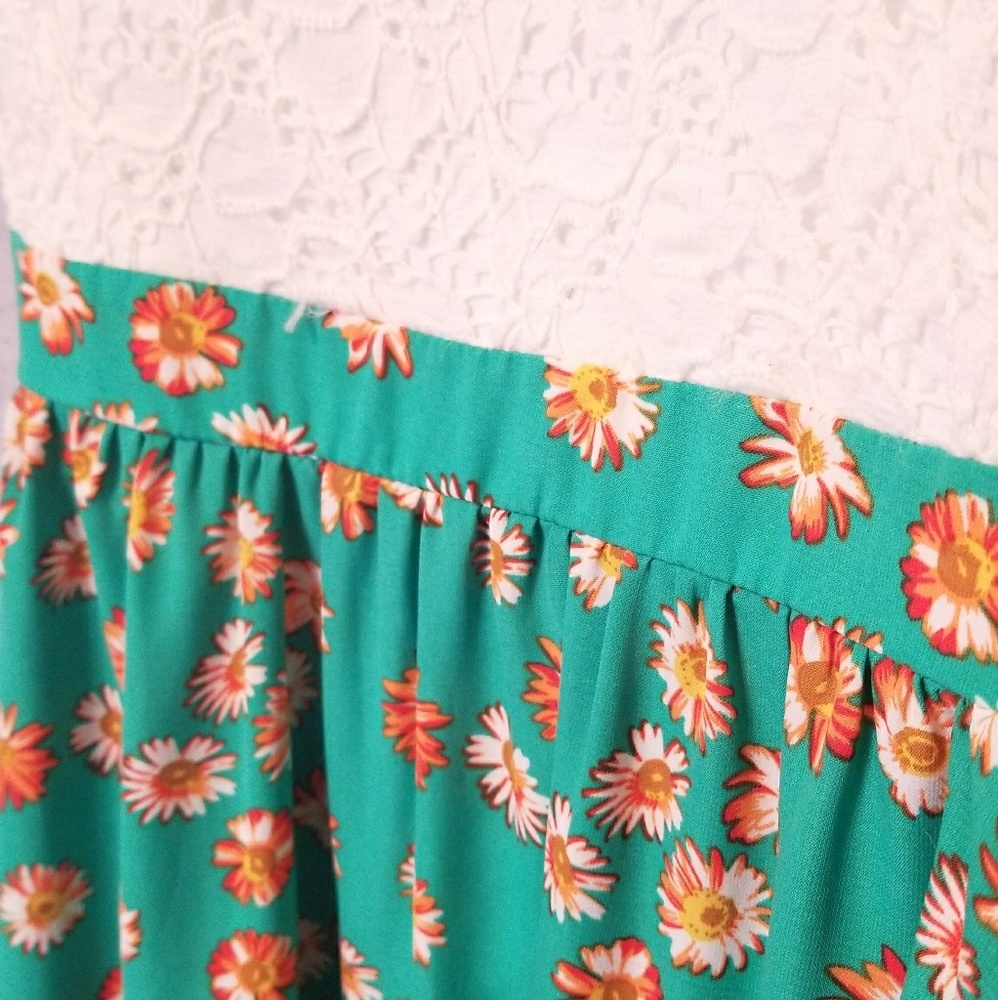 Flower Spring Dress - Picture 2 of 4